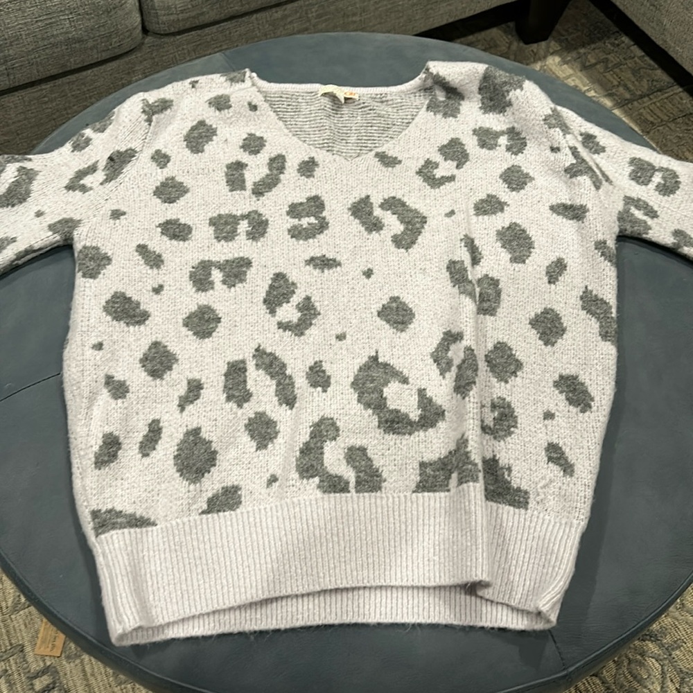 Gray pattern sweater